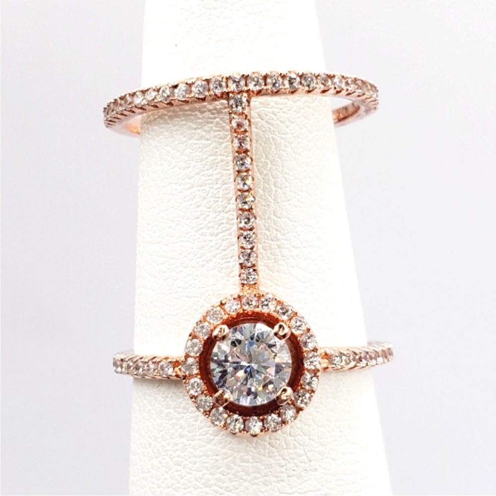 Round White Diamond Simulants Rose Gold - 925 Sterling Silver Halo Ring